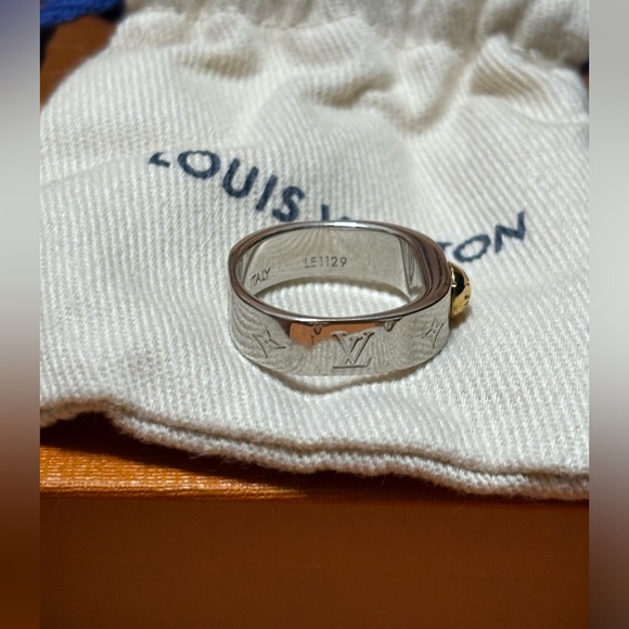 Brand New! Louis Vuitton Brass Monogram Engraved Nanogram Ring M Palladium - Picture 5 of 9